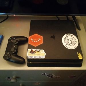 PS4 Slim 1TB